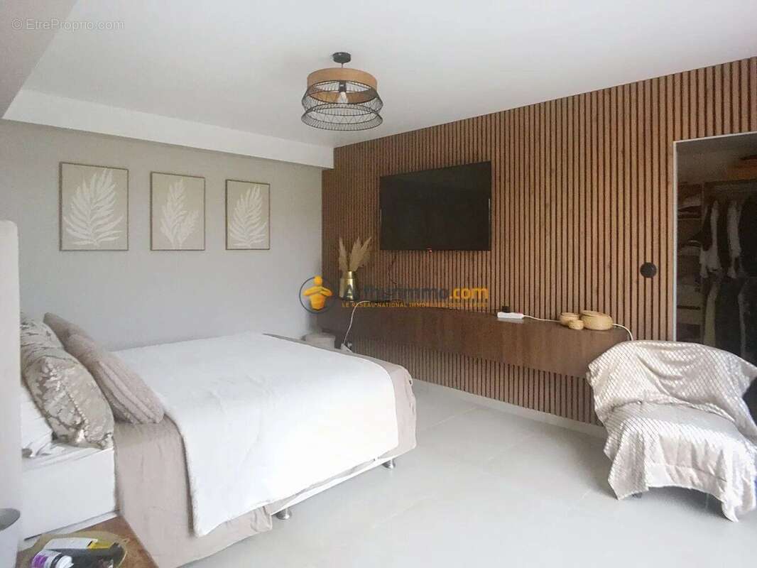 Maison à VILLENEUVE-DE-LA-RAHO