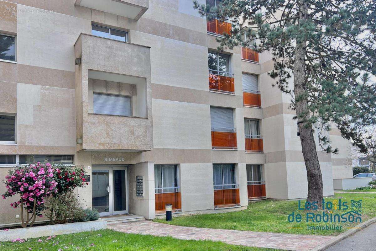 Appartement à LE PLESSIS-ROBINSON