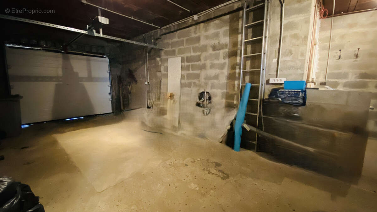 Maison à LA VILLE-DU-BOIS