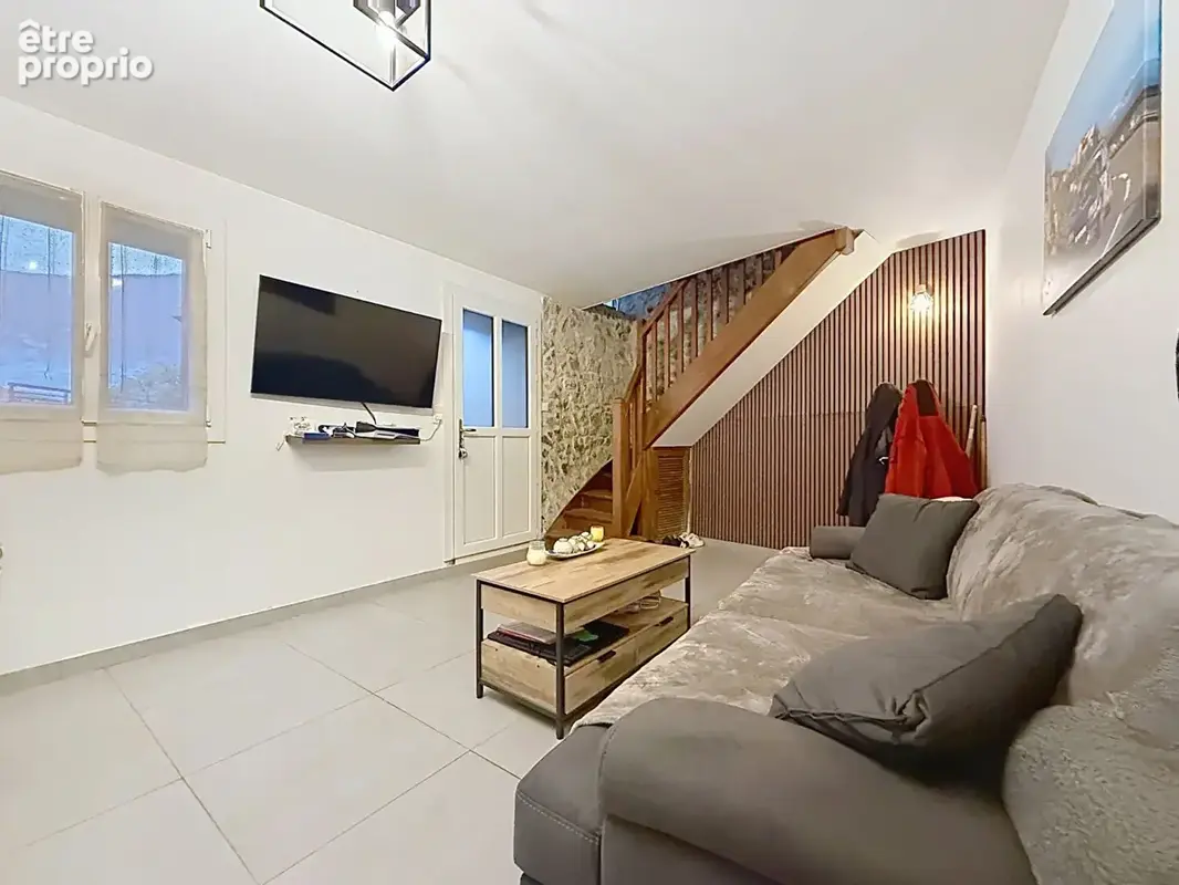 Maison individuelle trois pièces de 75m2 avec cave sur la commune de Clans ! - photo 5
