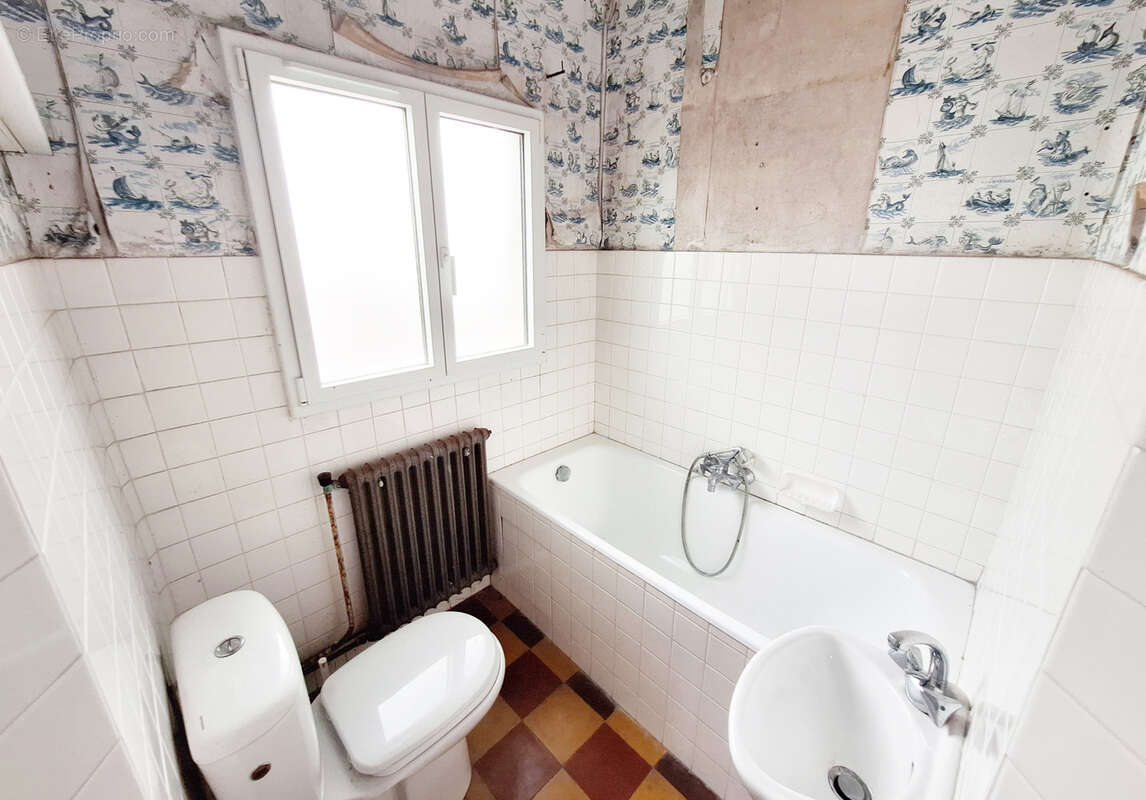 Rare à Pouancé maison de caractère avec dépendances - photo 10