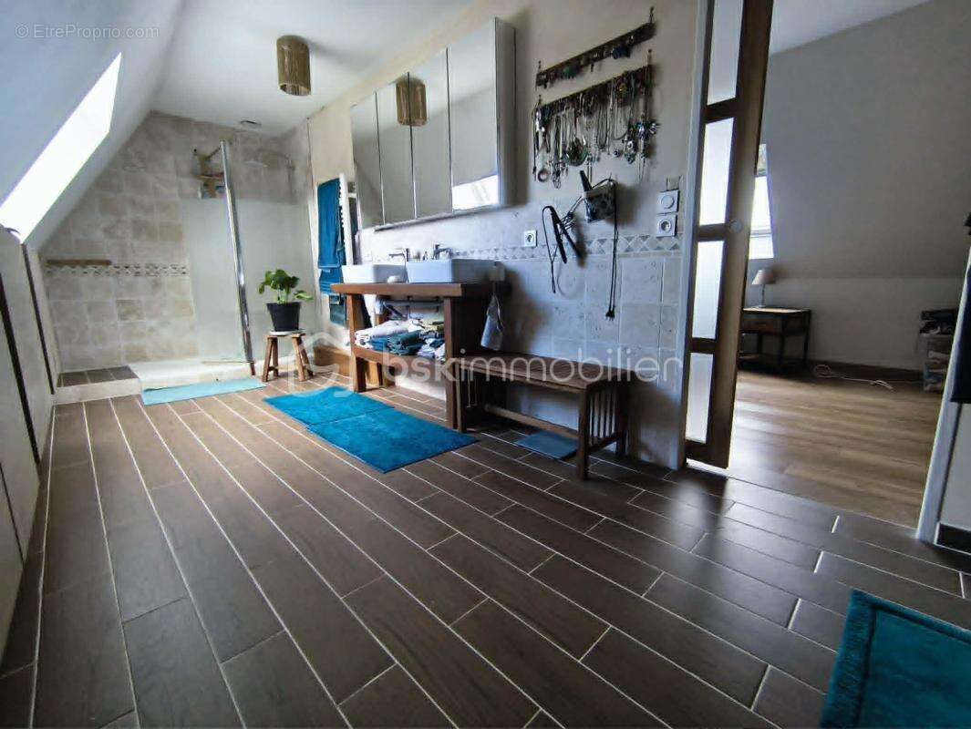 Maison à AZAY-SUR-INDRE