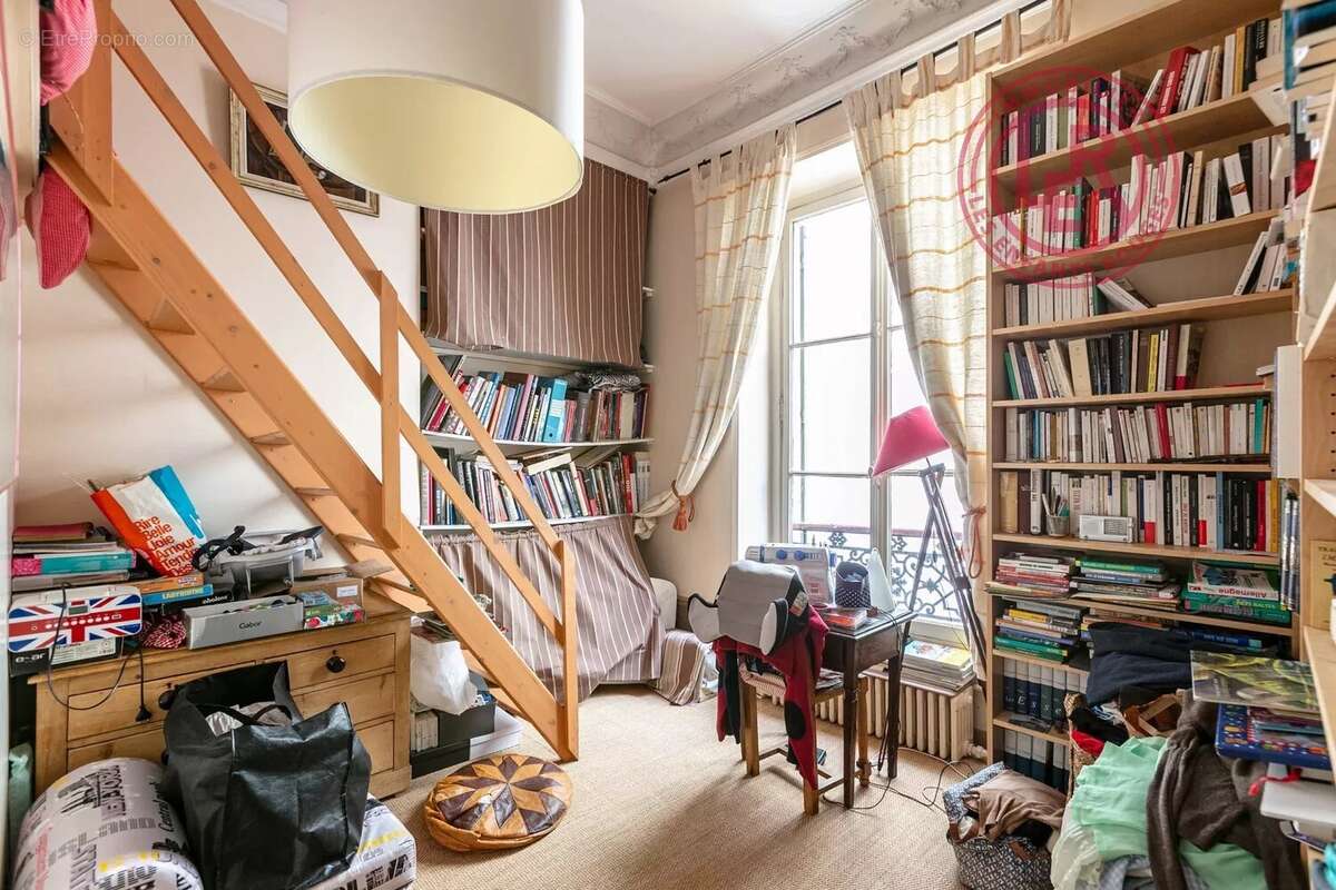 Appartement à PARIS-9E