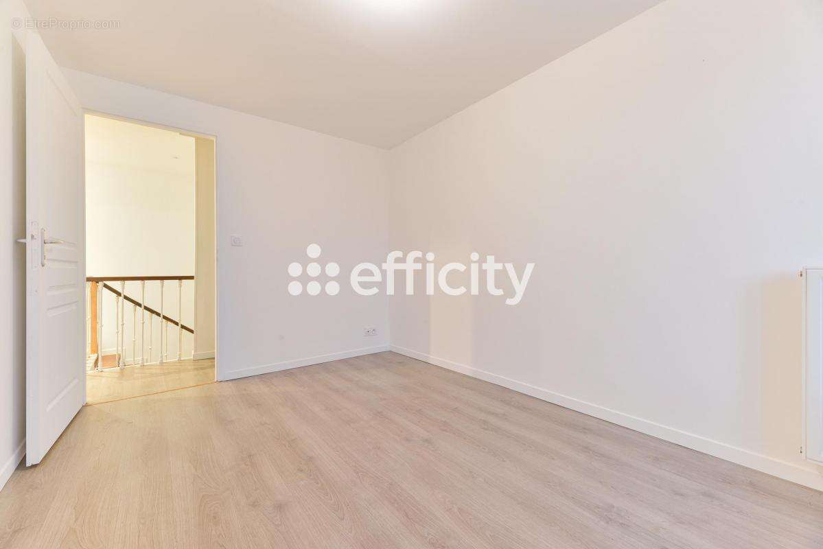 Maison à AIGREFEUILLE-SUR-MAINE