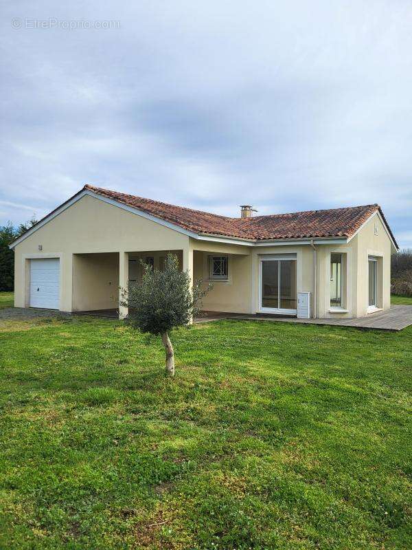 Maison à SAINT-PIERRE-D'EYRAUD