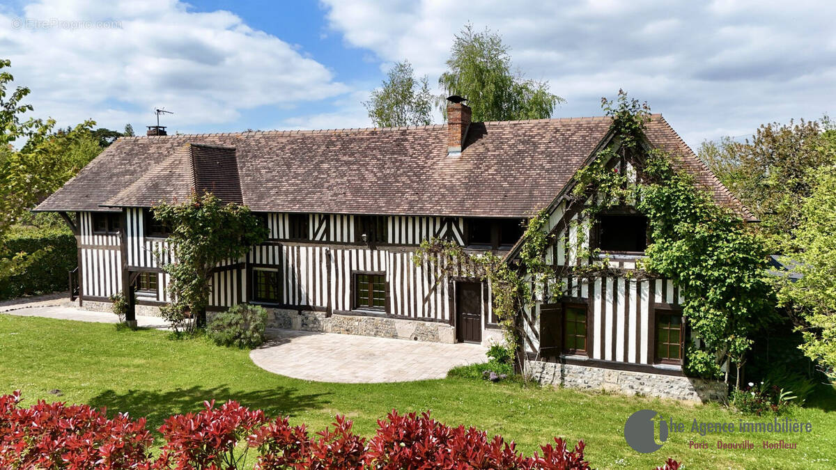 Maison à FIQUEFLEUR-EQUAINVILLE