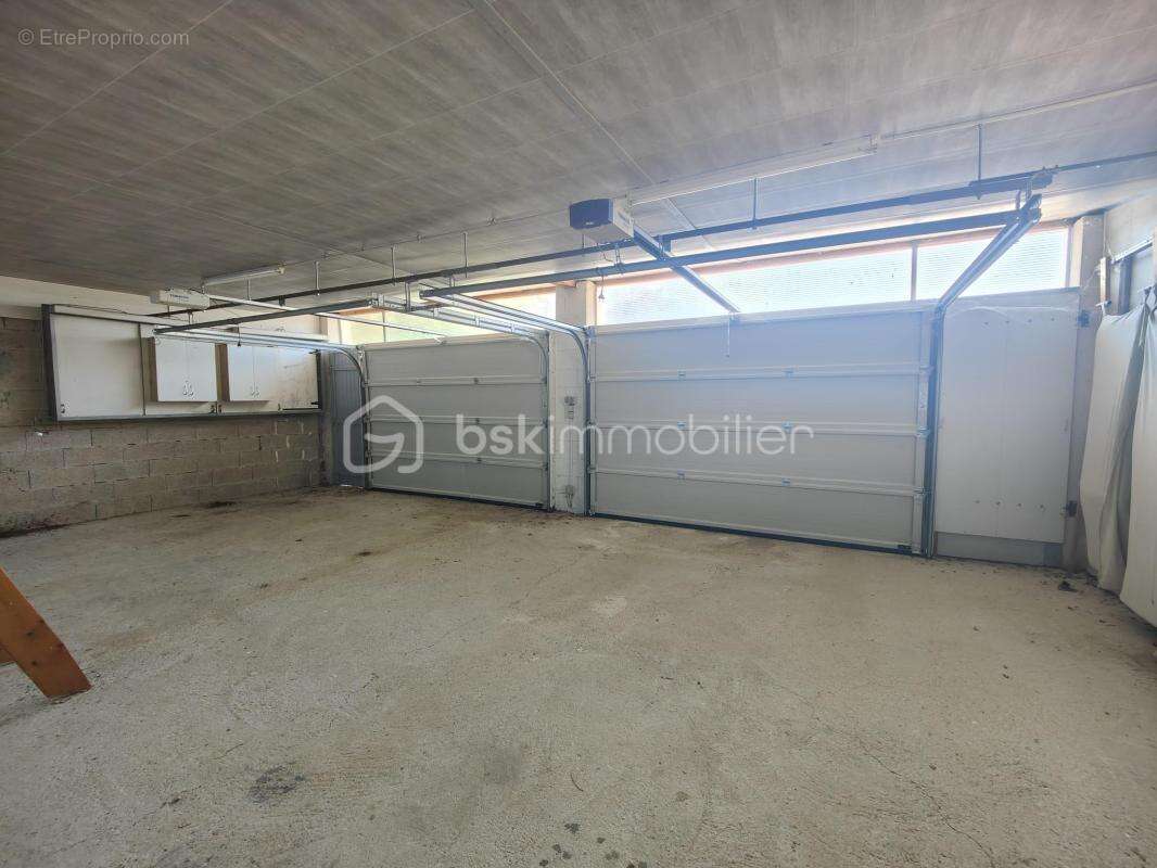 Propriété de caractère composée de deux logements, vastes dépendances et potentiel foncier - photo 16