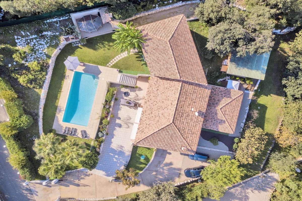 Maison à ROQUEFORT-LES-PINS