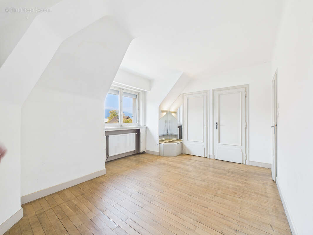 Maison bourgeoise de charme - CHAMBERY - 135m2 - vue dégagée - proche centre ville - photo 10