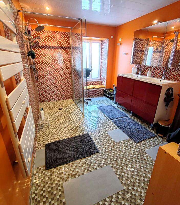 Nuaille D Aunis : Maison 6 pièces, 4 chambres 184 m2 - photo 8