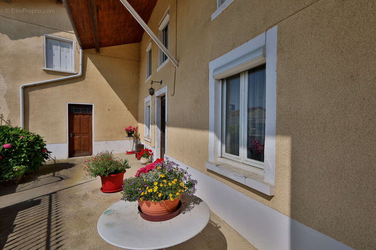 Maison à LUZINAY