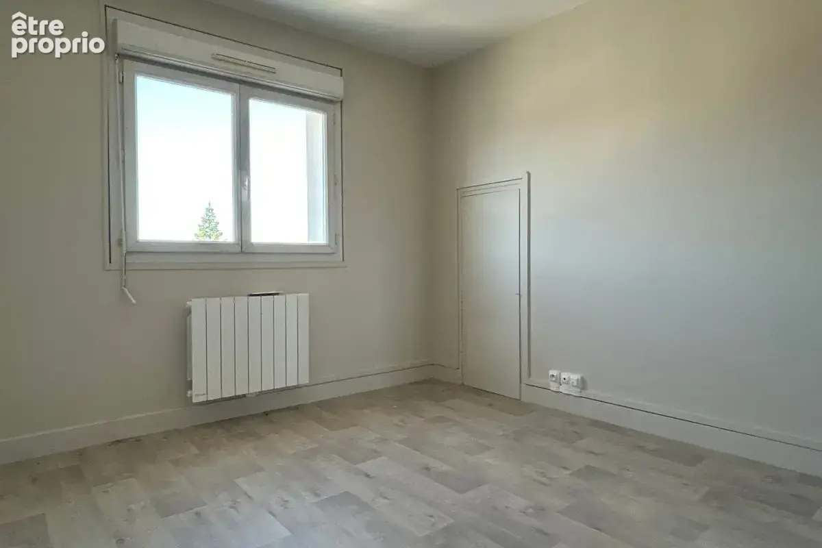Brienon-sur-Armançon -  Maison T5 rénovée - Secteur calme à 15 min de la gare SNCF ! - photo 11