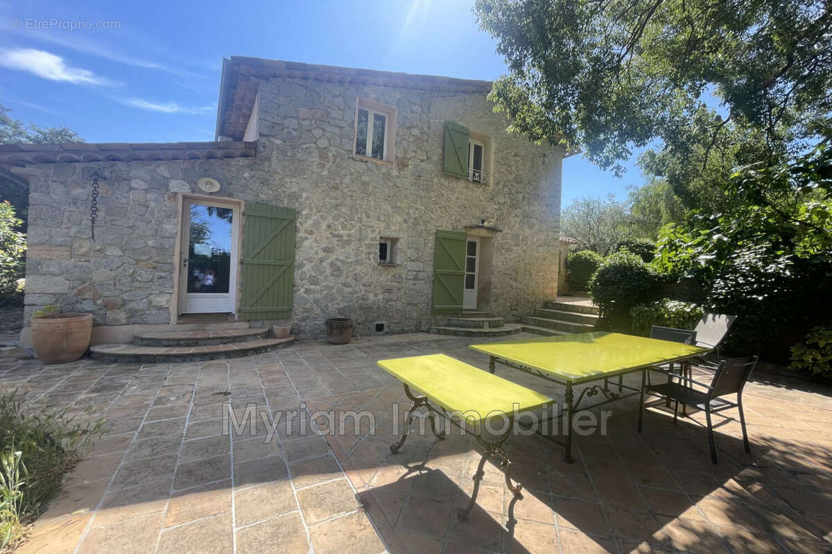 Maison à PEYMEINADE