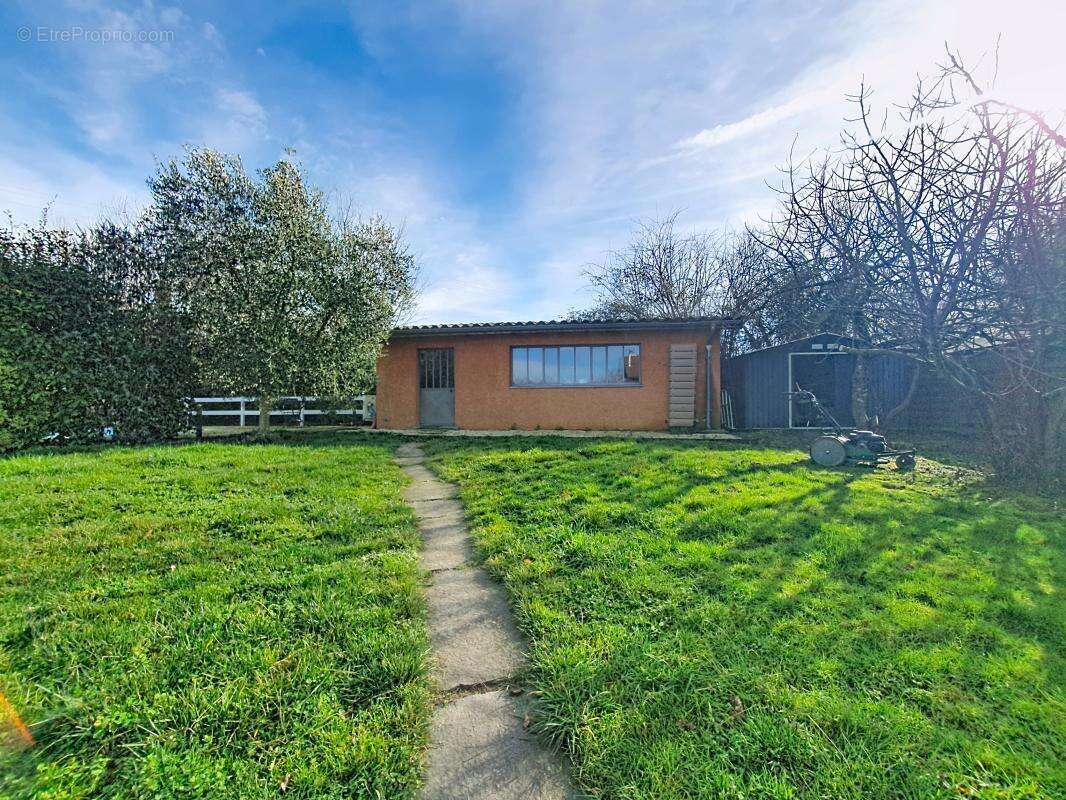 Maison à SAINT-PIERRE-DE-CHANDIEU