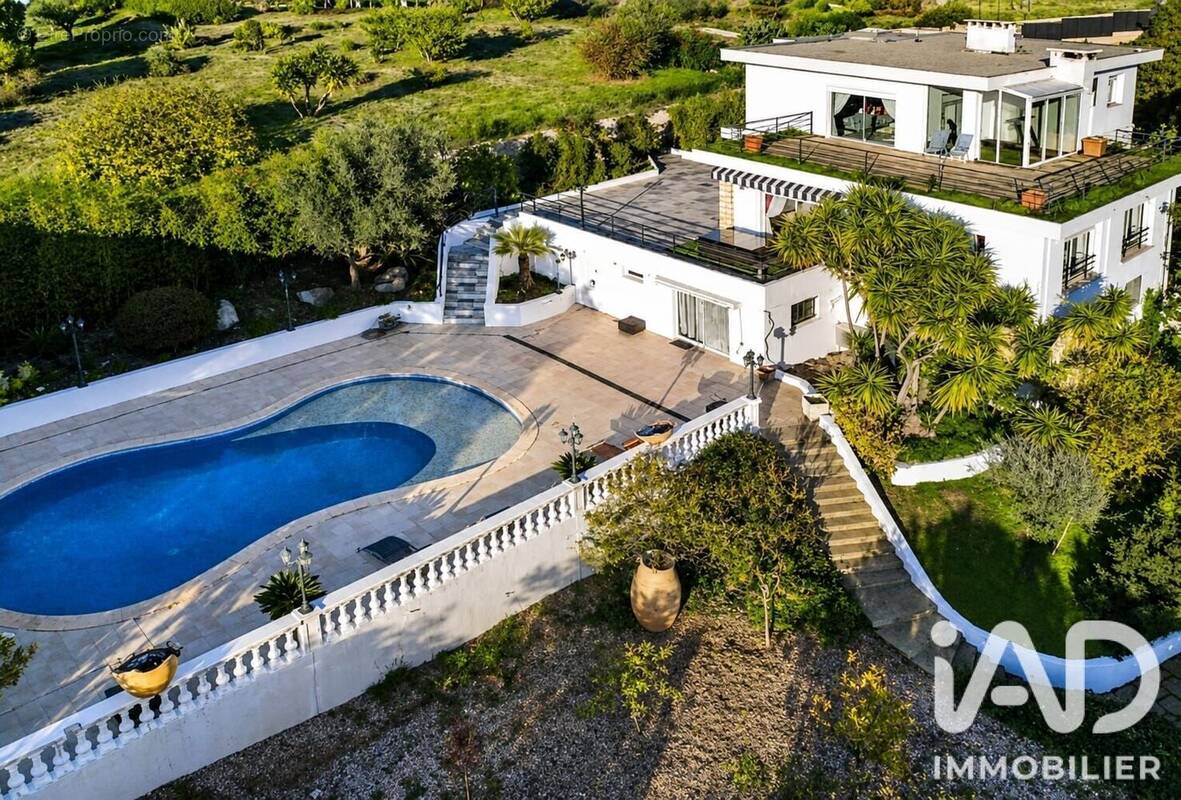 Photo 1 - Maison à SAINT-LAURENT-DU-VAR