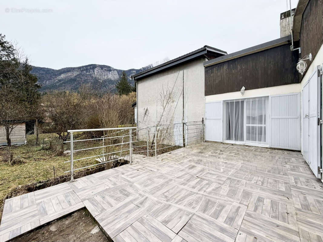 Maison à SAINT-LAURENT-DU-PONT