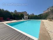 Maison à SAINT-MITRE-LES-REMPARTS