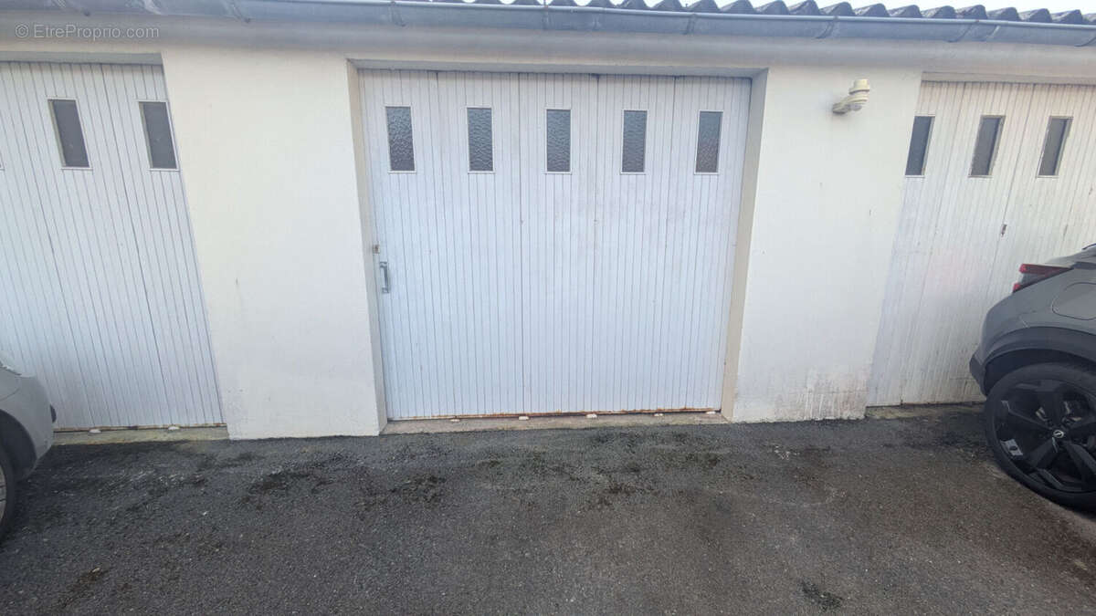 Rochefort Centre - Appartement T2 de 58 m² avec garage, cellier et possibilité de 2ème chambre - photo 14