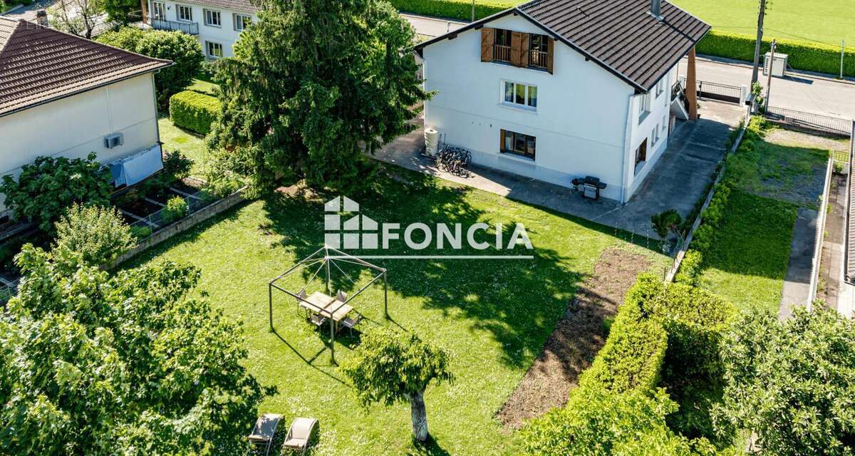  EXCLUSIVITÉ FONCIA – RARE À LA VENTE À ÉCHIROLLES ! Investisseurs, familles : découvrez une propriété aux multiples possibilité - photo 2