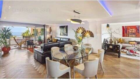 Appartement à MANDELIEU-LA-NAPOULE