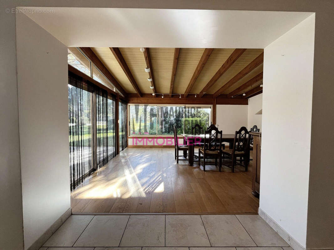 Maison à L&#039;ISLE-SUR-LA-SORGUE