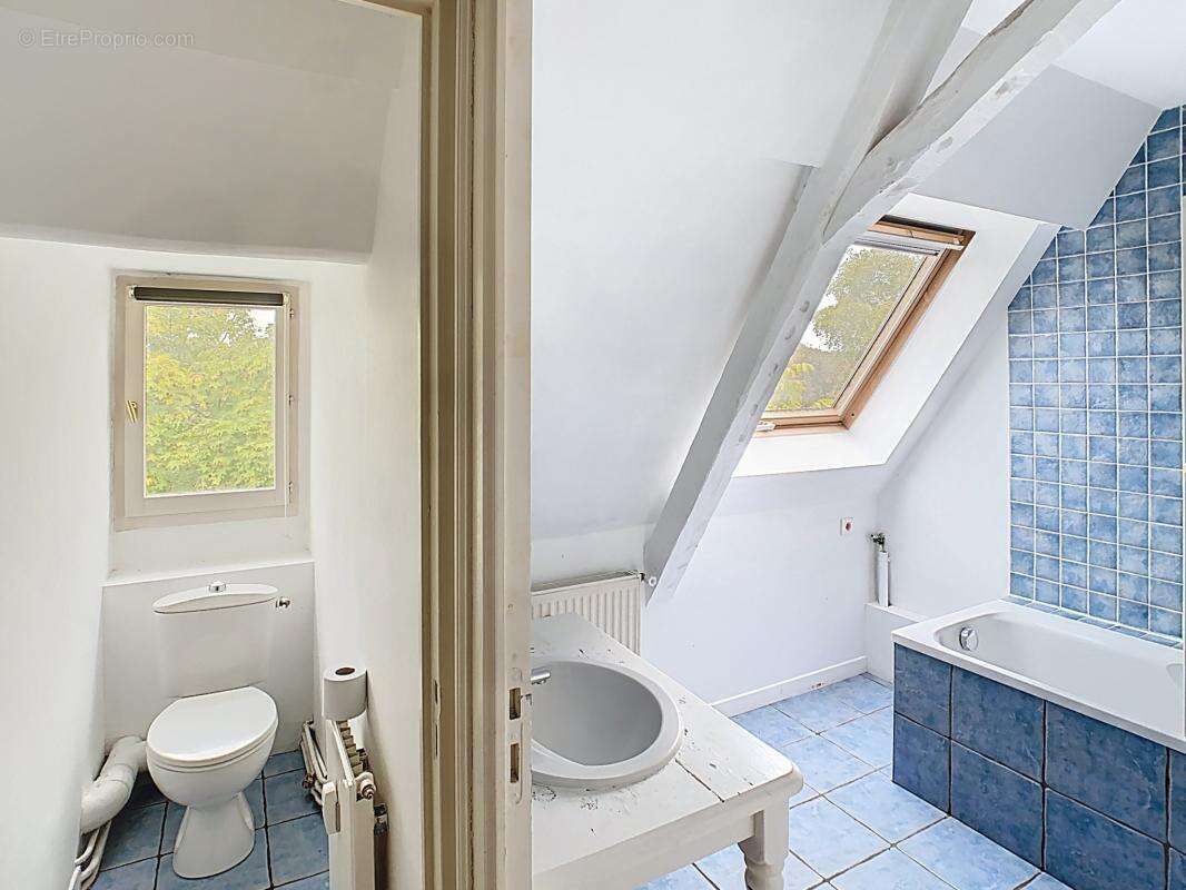 Appartement à AVRILLE