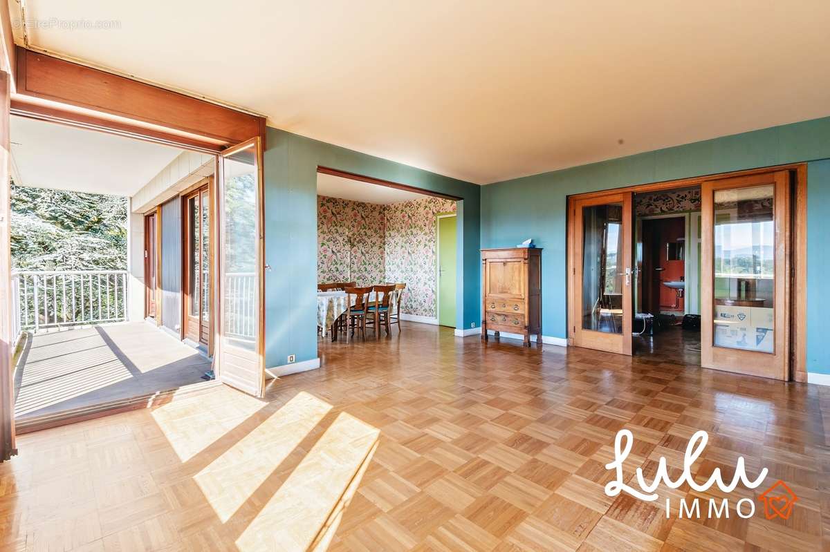 T6 de 135m2 - Ecully avec deux terrasse. - photo 3