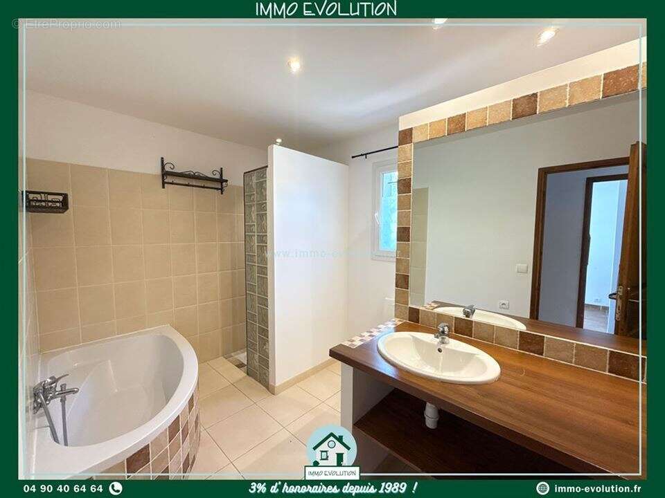 Maison à CAMARET-SUR-AIGUES