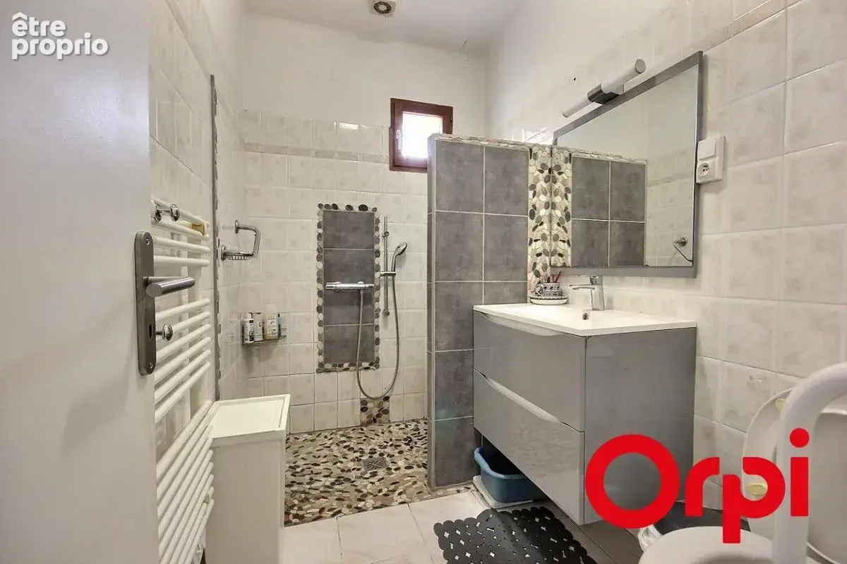VILLA T6 (T4 + T2) sur 2700m² de terrain - Marseille 12ème - photo 15