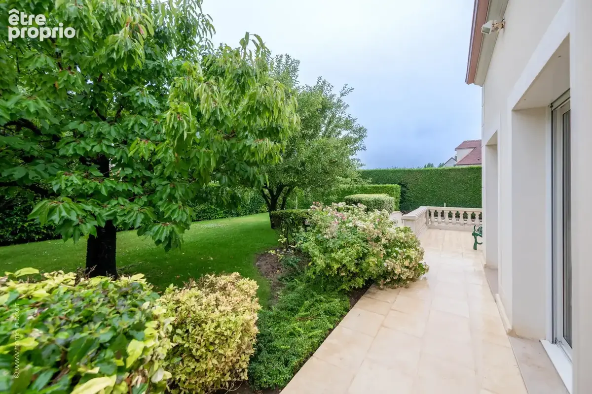 Maison 7 pièces   250 m2   jardin 1 140 m2   sous-sol total - photo 3