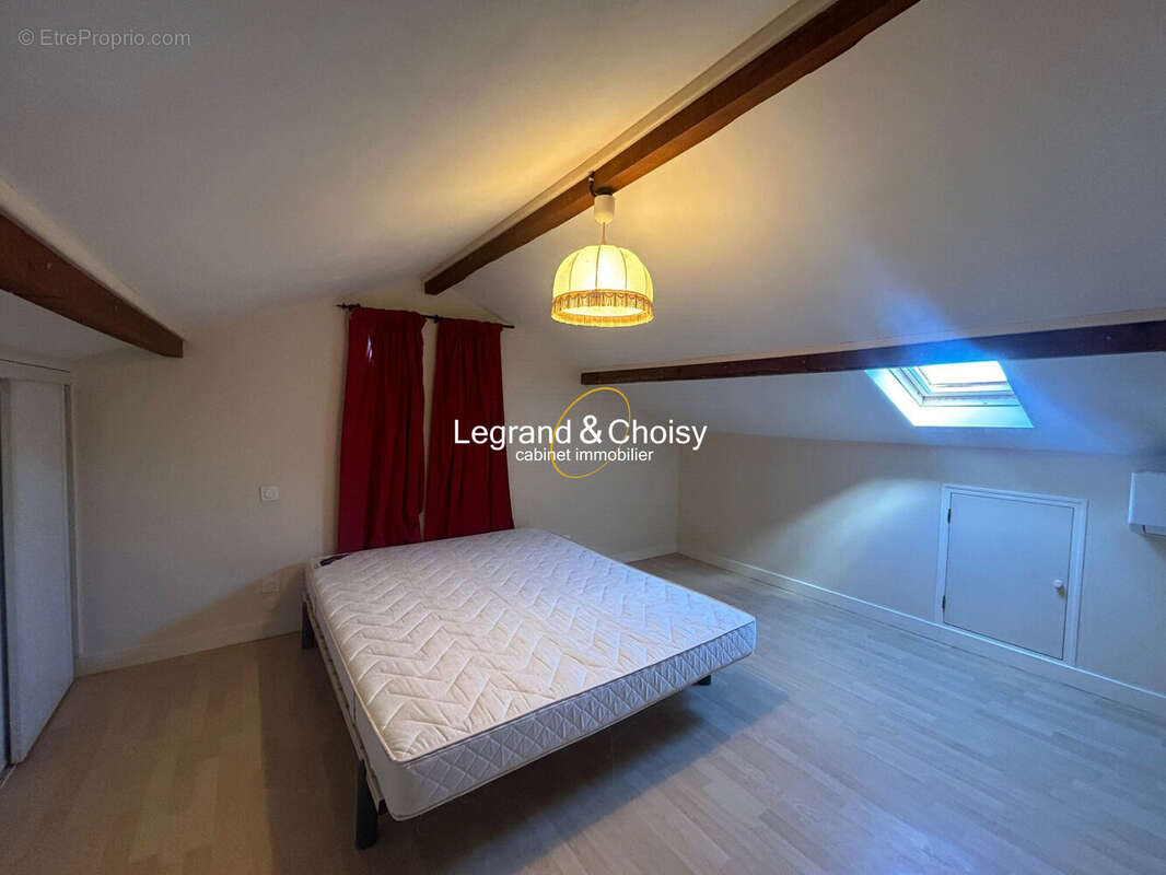 chambre 4 à l'étage - Maison à FOULAYRONNES