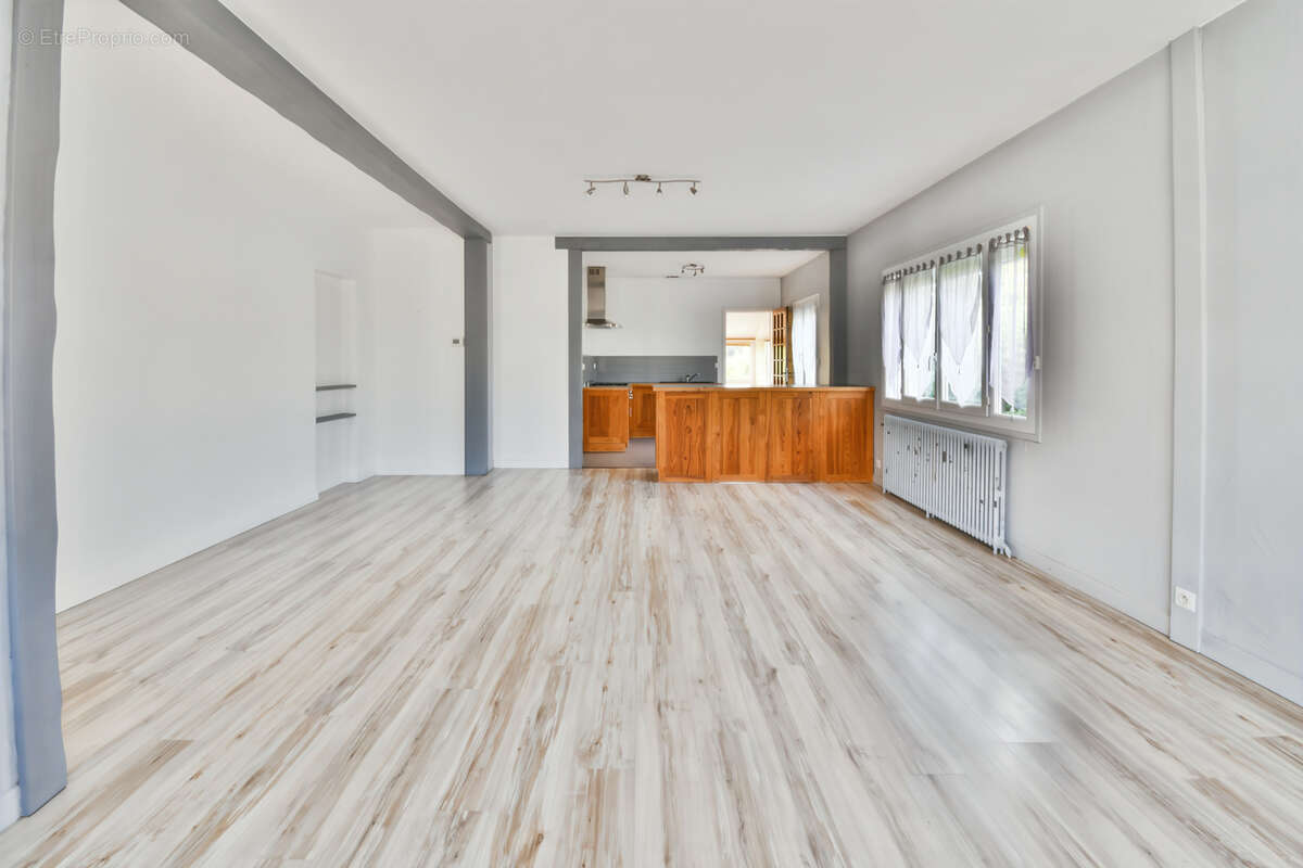 Maison à vendre 5 pièces LUSSANT (17) - photo 5