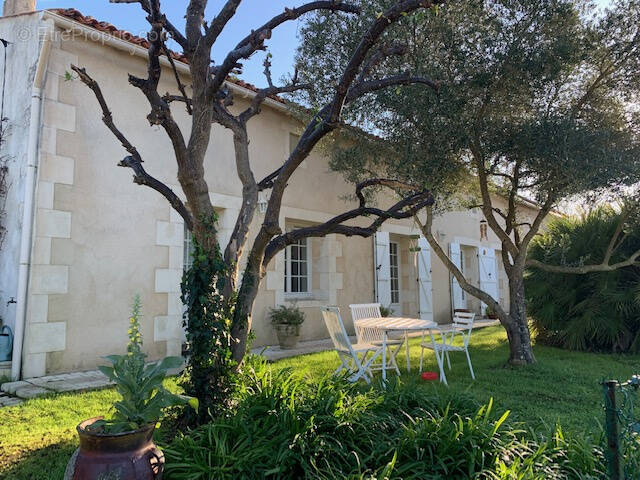 Maison à SAINT-DIZANT-DU-GUA