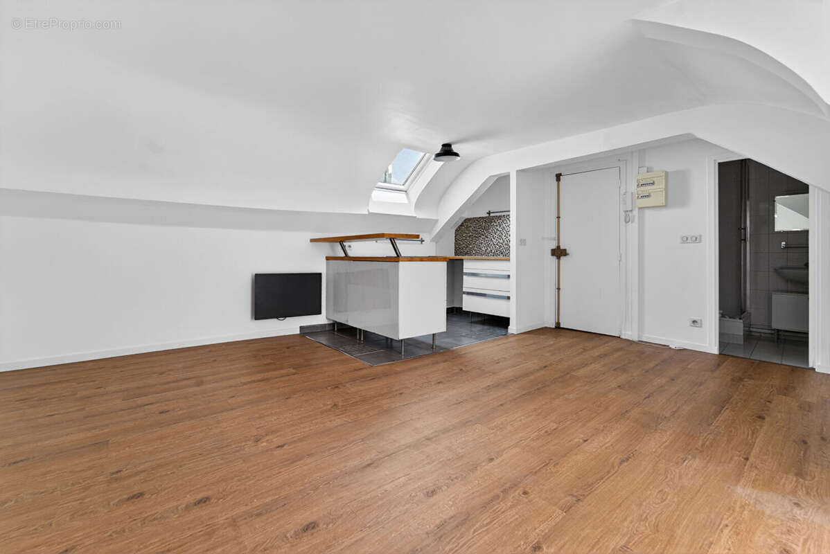 Appartement à PARIS-10E