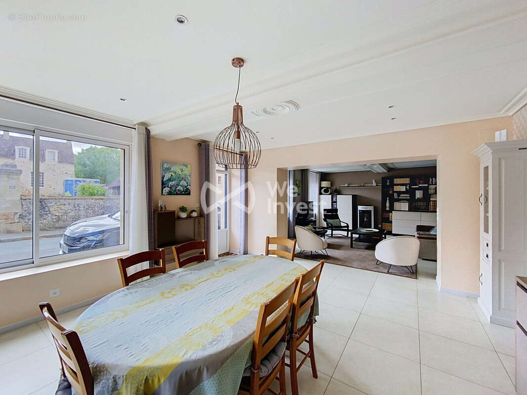 Maison 234 m² à Villaines-La-Carelle  - photo 5