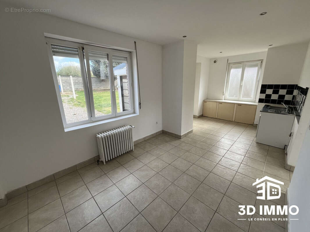 Maison à AVESNES-SUR-HELPE