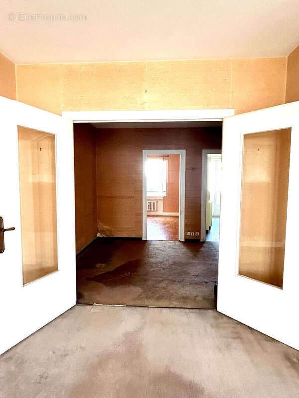 A vendre t4 105m2 avec balcon lyon 69006 - photo 5