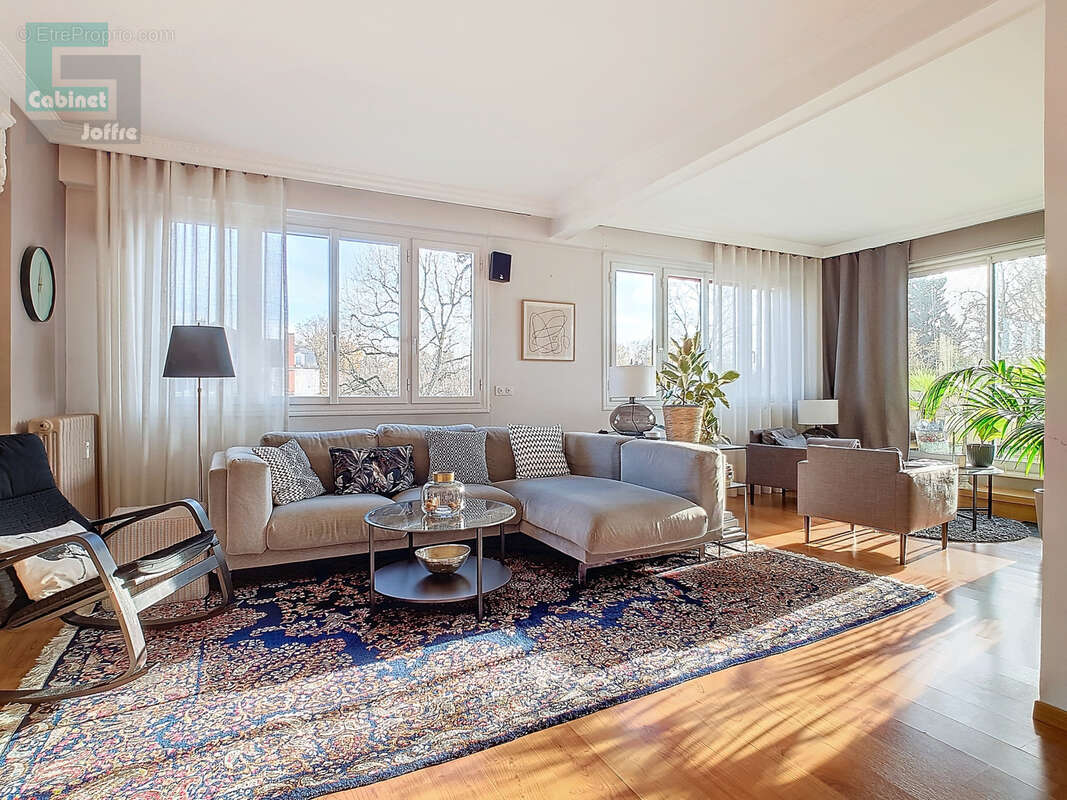 Appartement à FONTAINEBLEAU