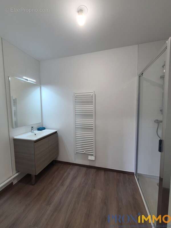 Appartement à SAINT-ETIENNE-DE-CROSSEY