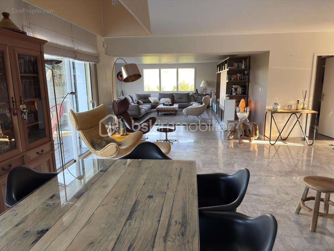 Maison 320 m² à Mortagne-Sur-Sevre  - photo 2
