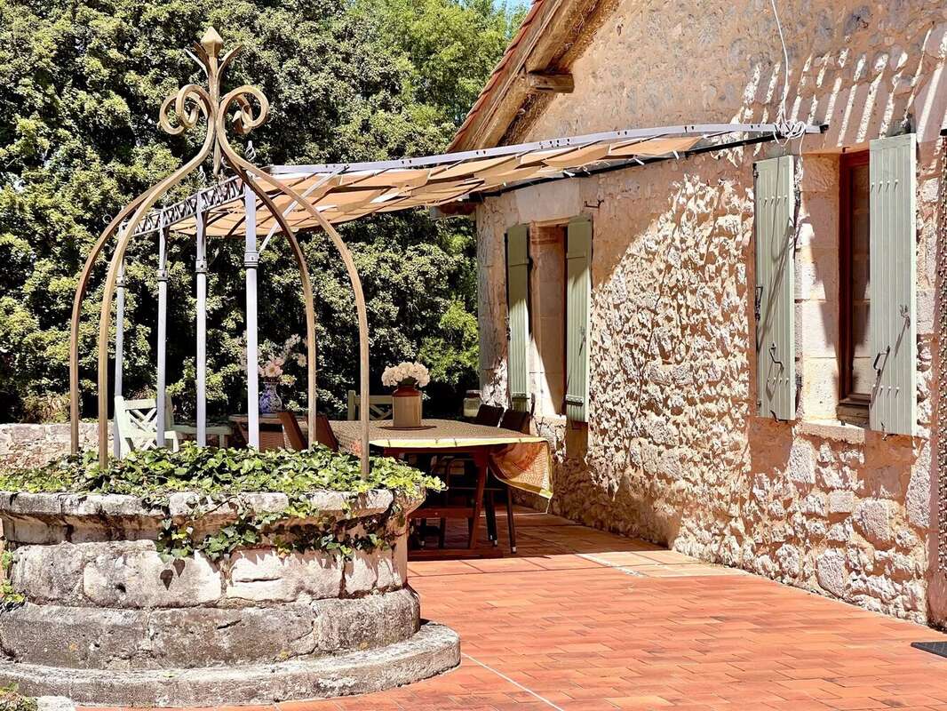 Maison de 6 chambres avec 2ème maison de 4 chambres, 2 piscines et dépendances - photo 12