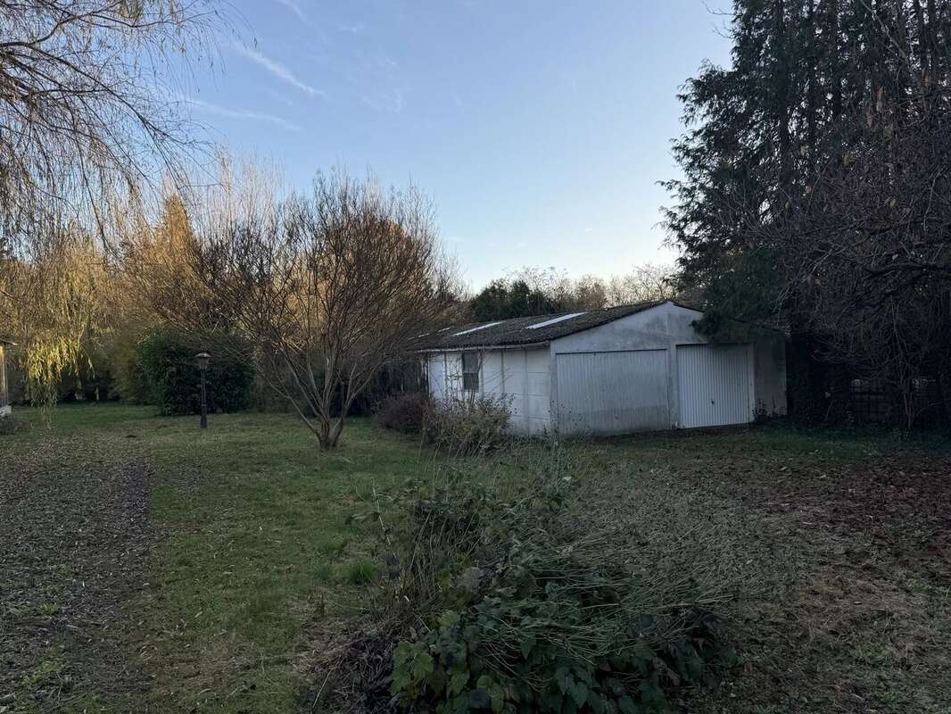 Maison à THORIGNY-SUR-OREUSE