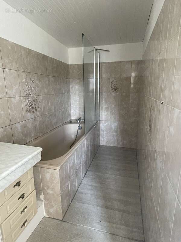 Appartement 140 m² à Saint-Maurice-La-Souterraine  - photo 18
