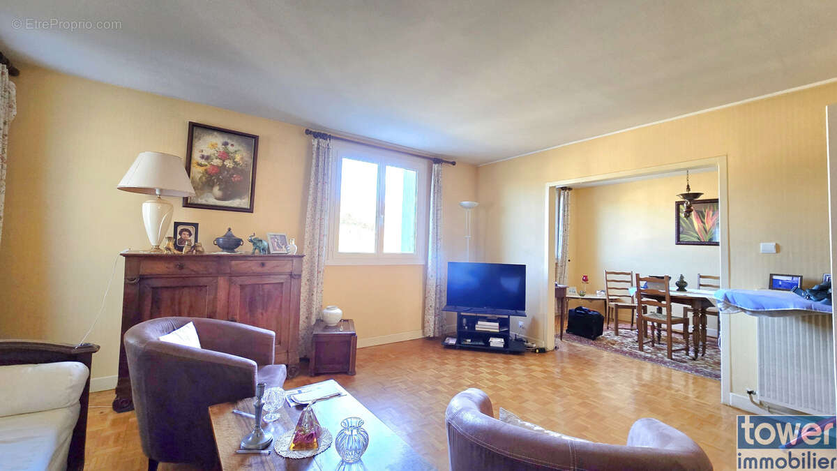 APPARTEMENT DE 97 M2 - 2/3 chambres proche centre ville - photo 2