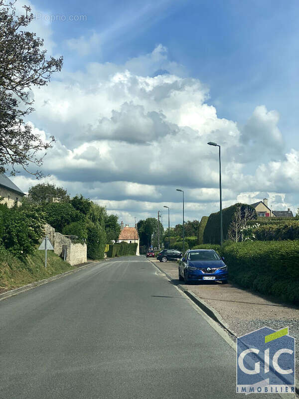 Terrain à ESQUAY-SUR-SEULLES