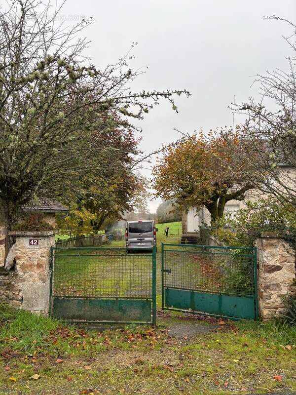 Maison à LA ROCHE-L&#039;ABEILLE