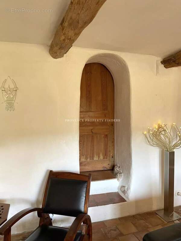 Maison à VILLECROZE