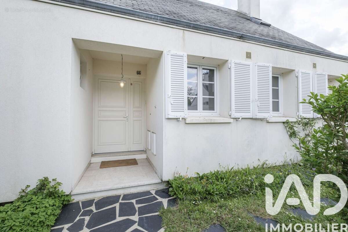 Photo 2 - Maison à MONTLIGNON
