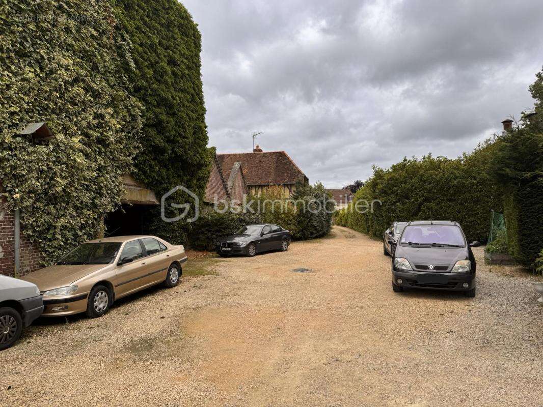 Immeuble de rapport de 540 m2 et son entrepôt de 547 m2 à Sempigny (60400) - photo 2