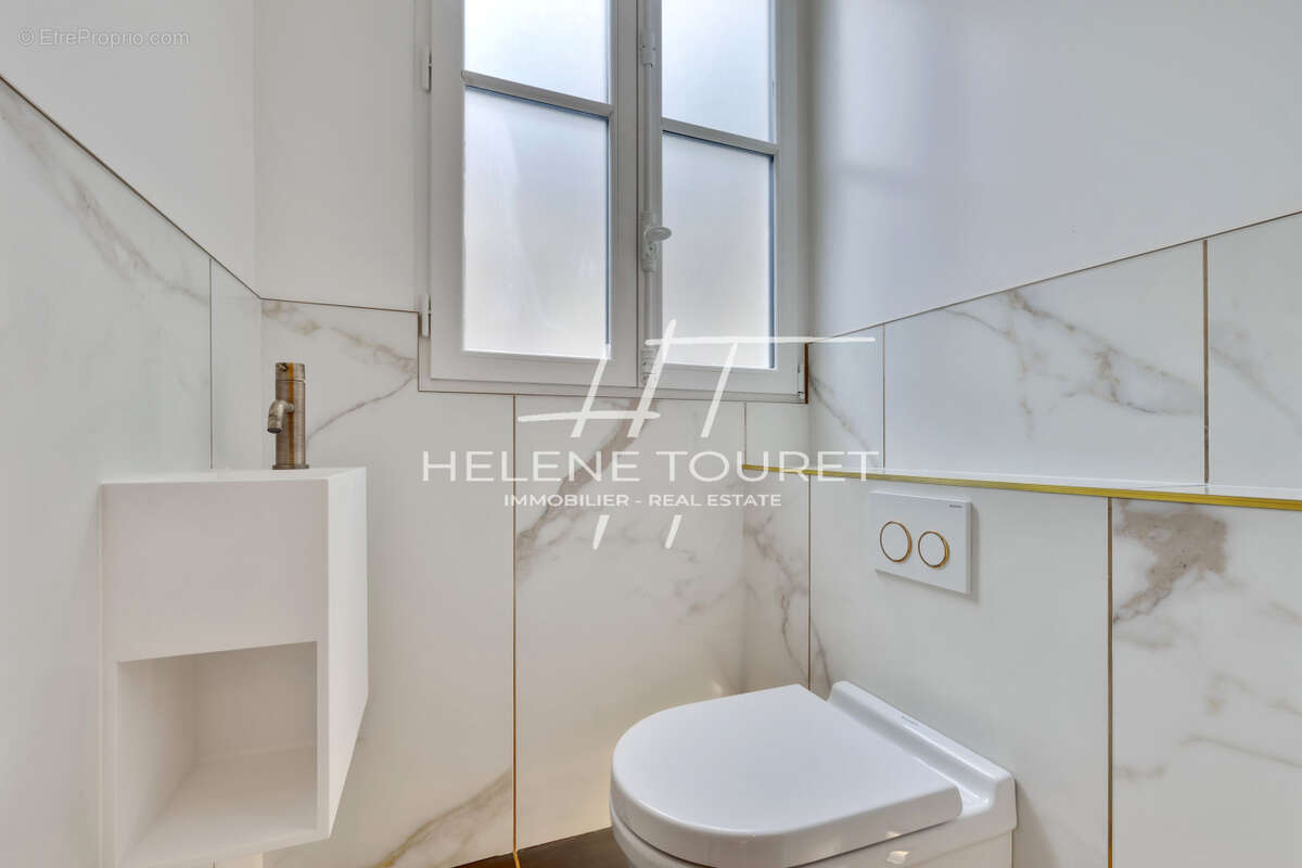 Appartement à PARIS-8E